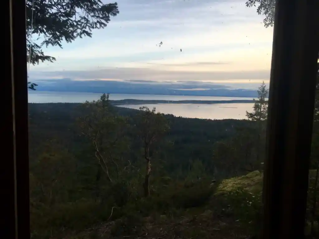 Backpacking the Sunshine Coast Trail - Manzanita Bluff Hut