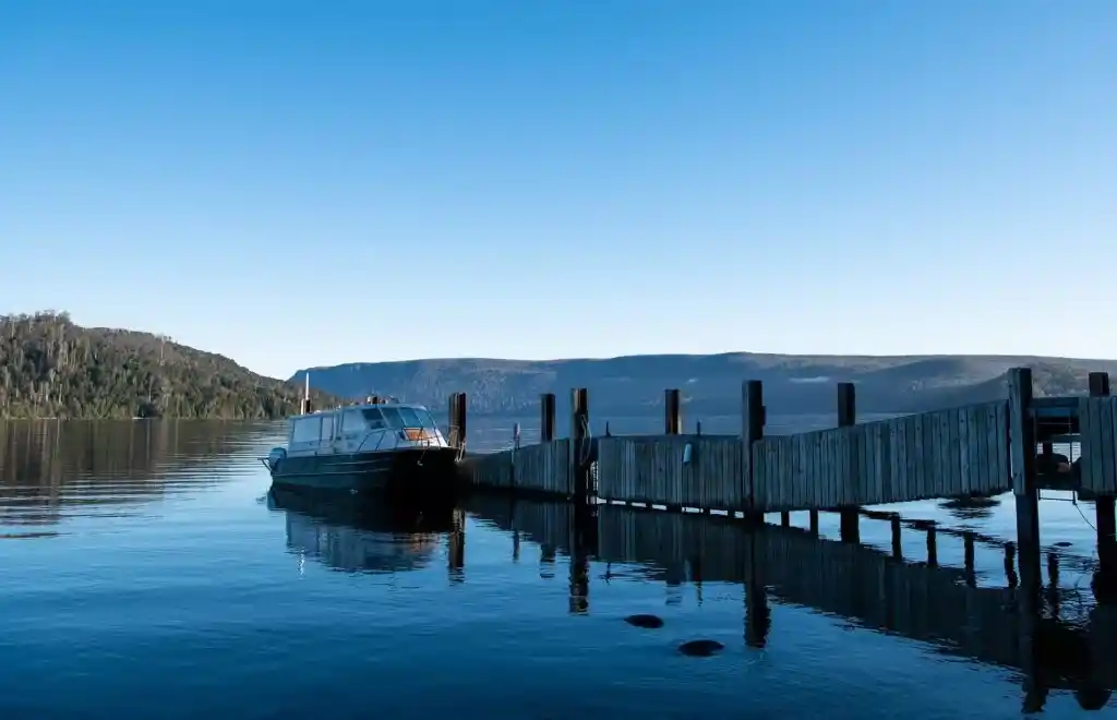 Lake St Clair ferry at the end of the Overland Track