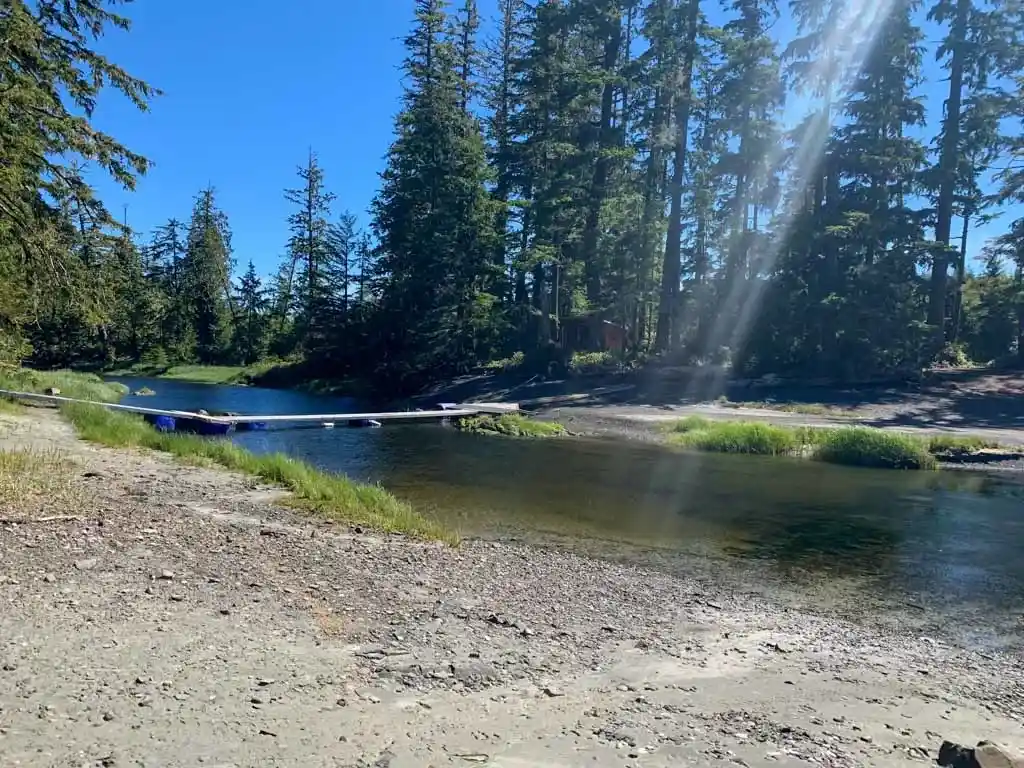The floating bridge across Kapoose Creek